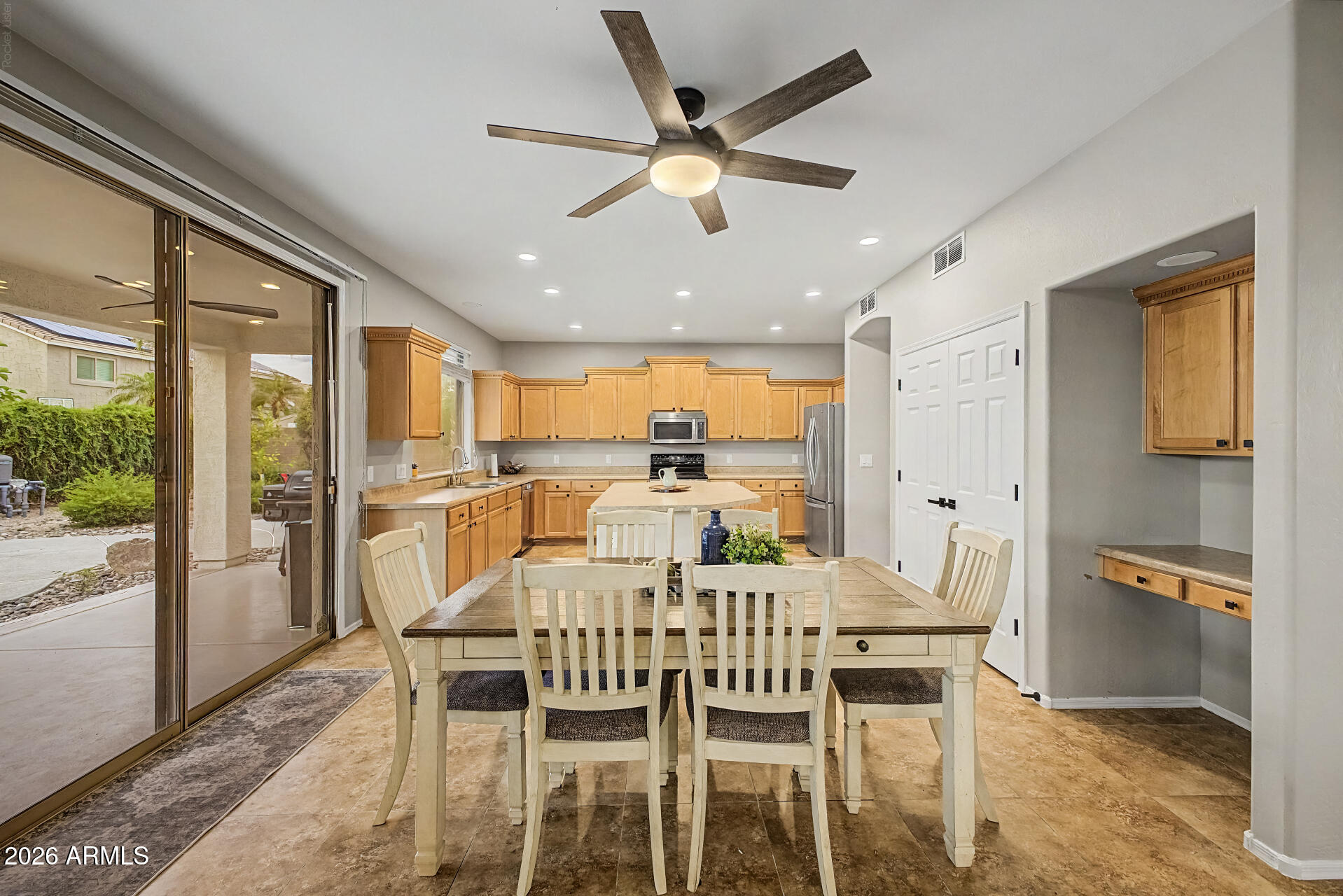 VALENCIA GROVES - Residential