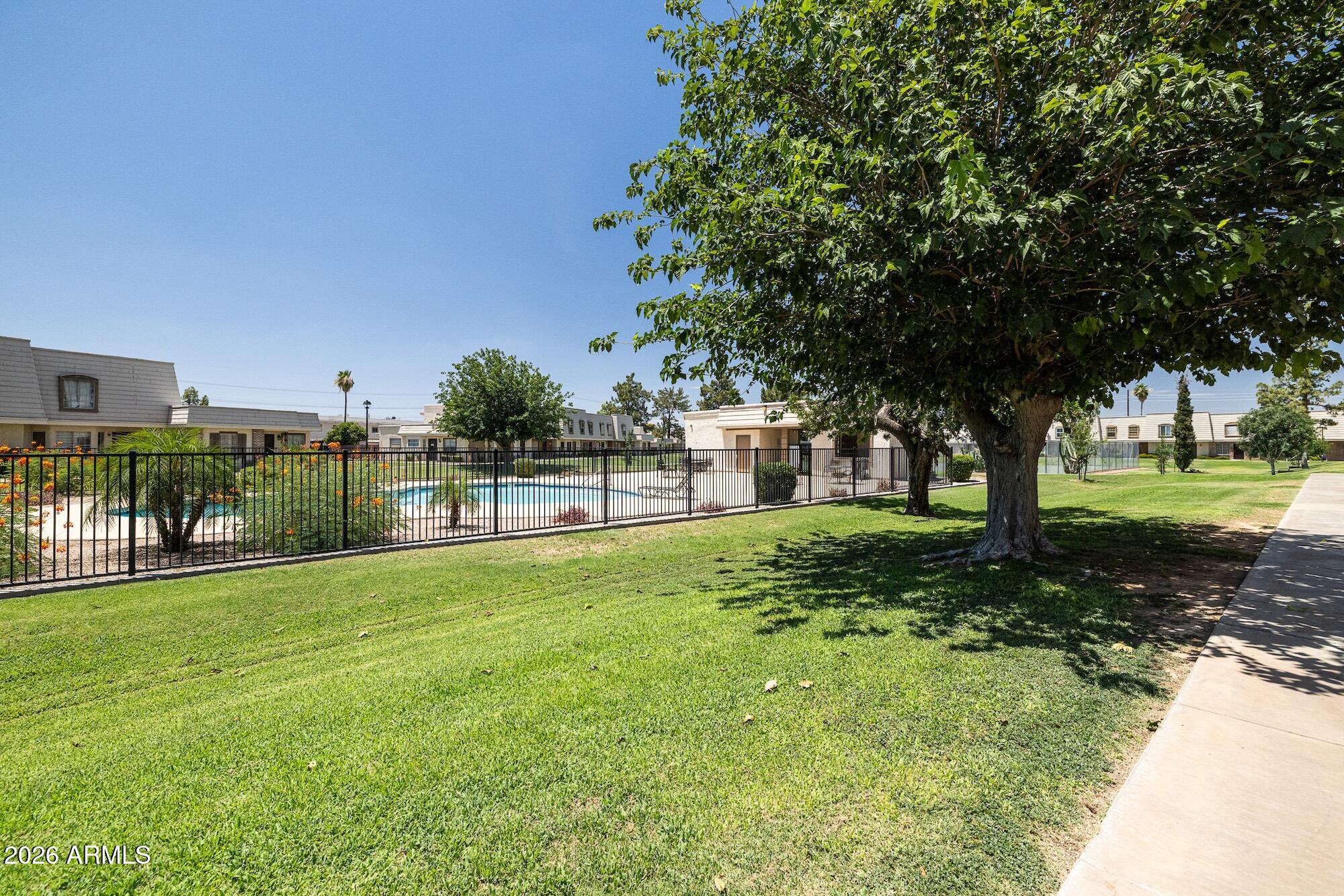 PARK PREMIERE SOUTH TOWNHOUSES - Residential