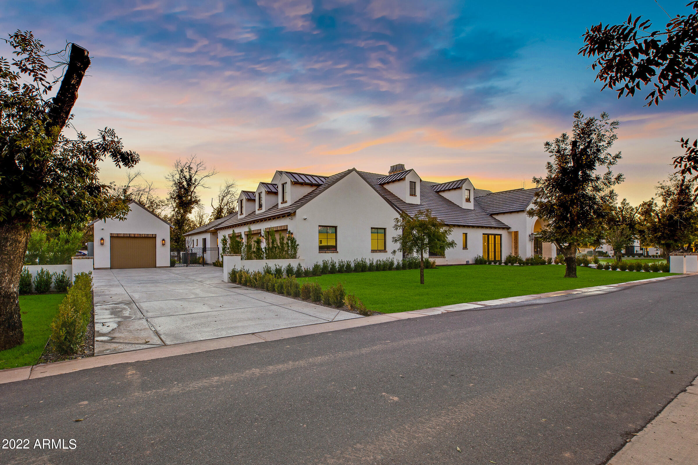 PECAN LIGHTS - Residential