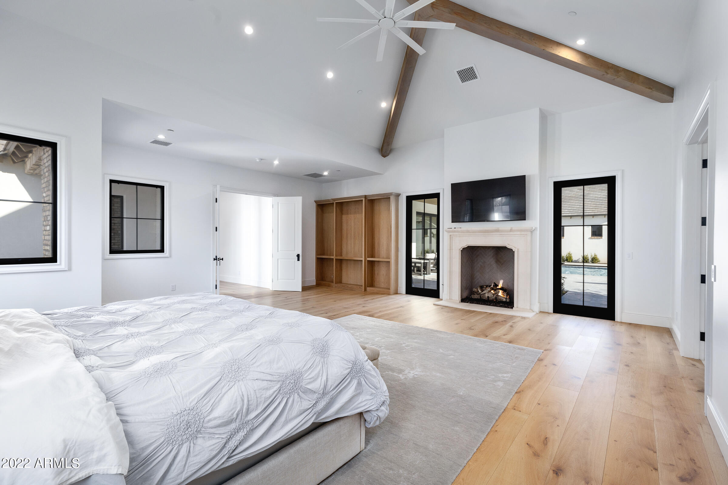 PECAN LIGHTS - Residential