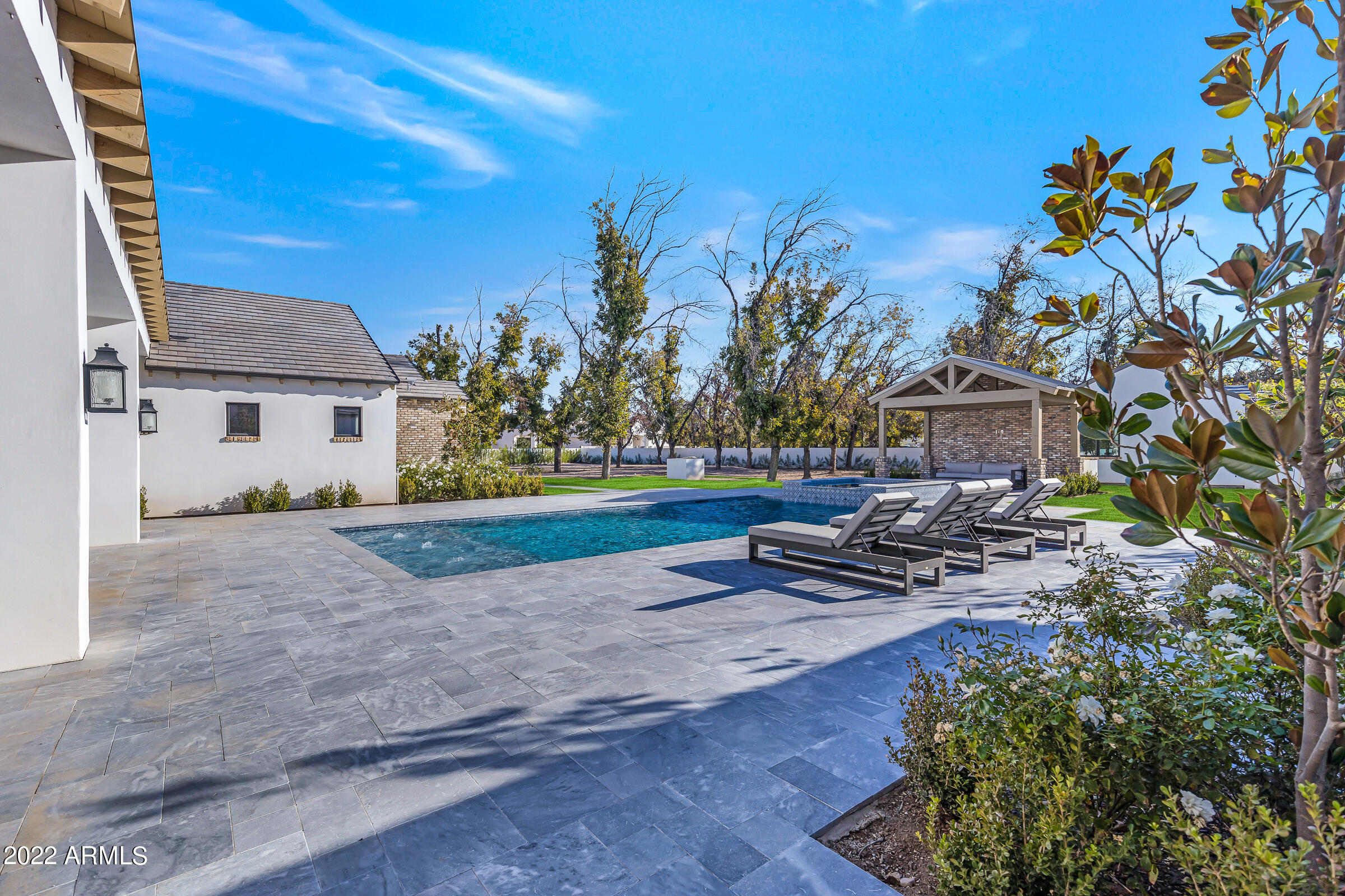 PECAN LIGHTS - Residential
