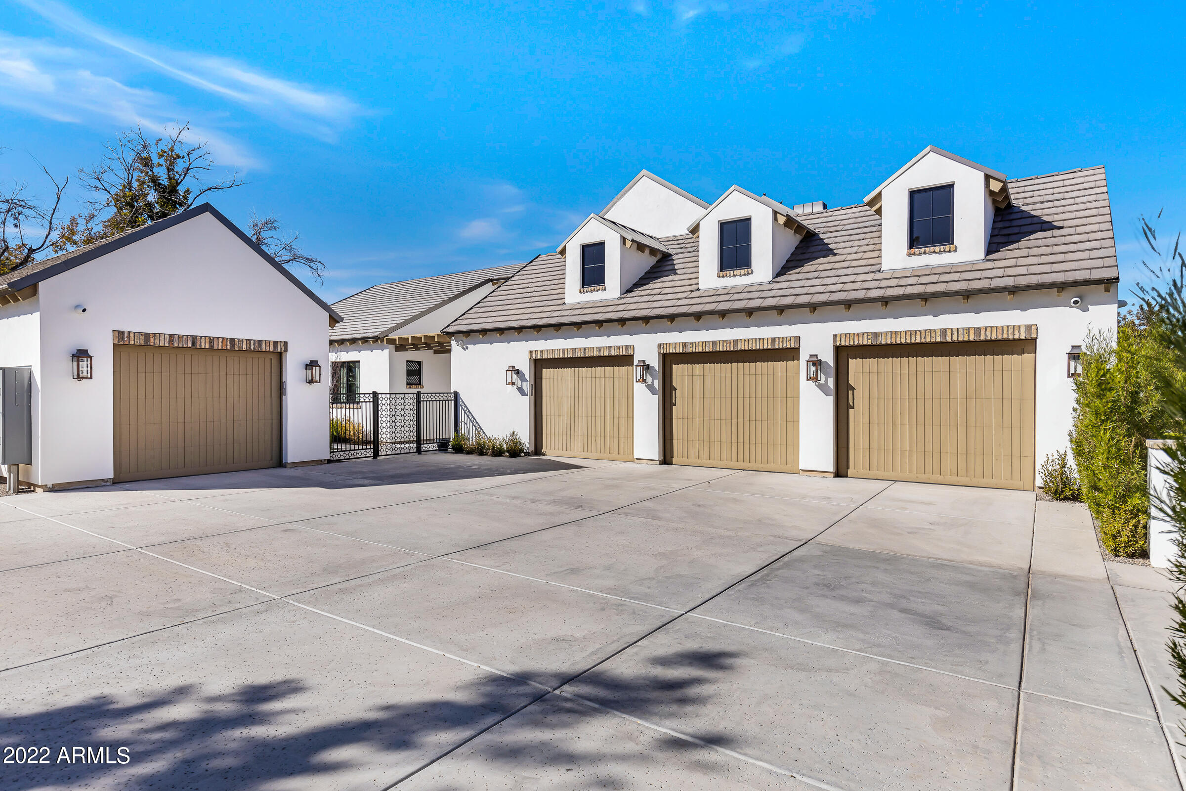 PECAN LIGHTS - Residential