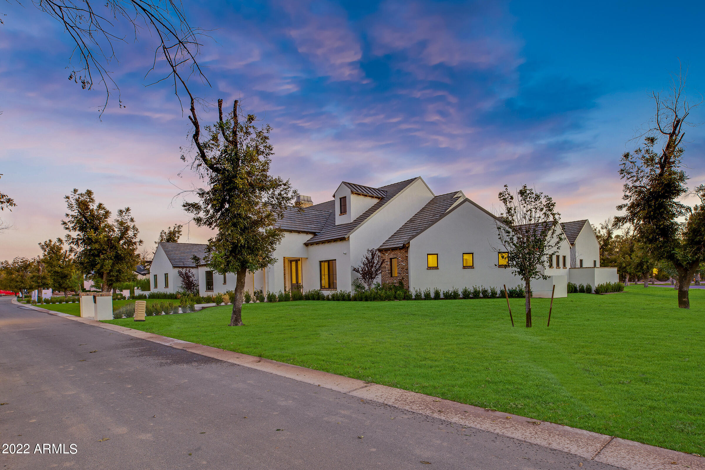 PECAN LIGHTS - Residential