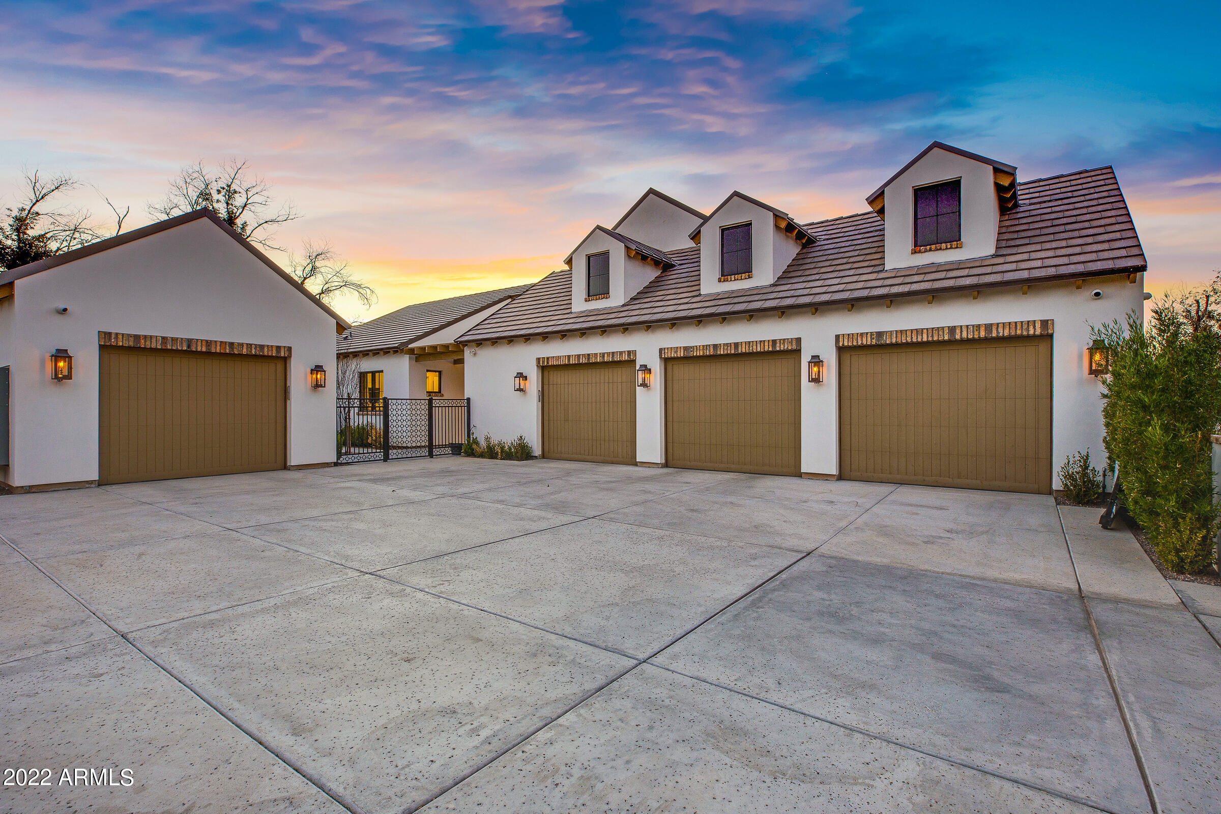 PECAN LIGHTS - Residential