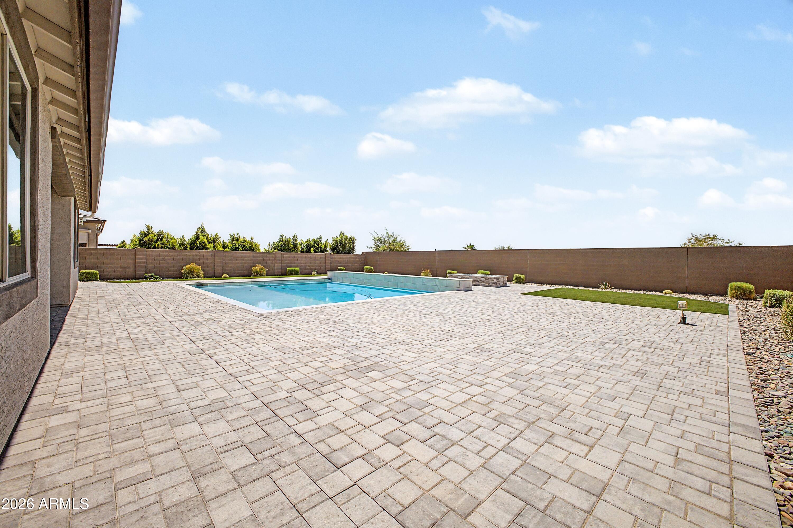 Falcon Ridge - Residential