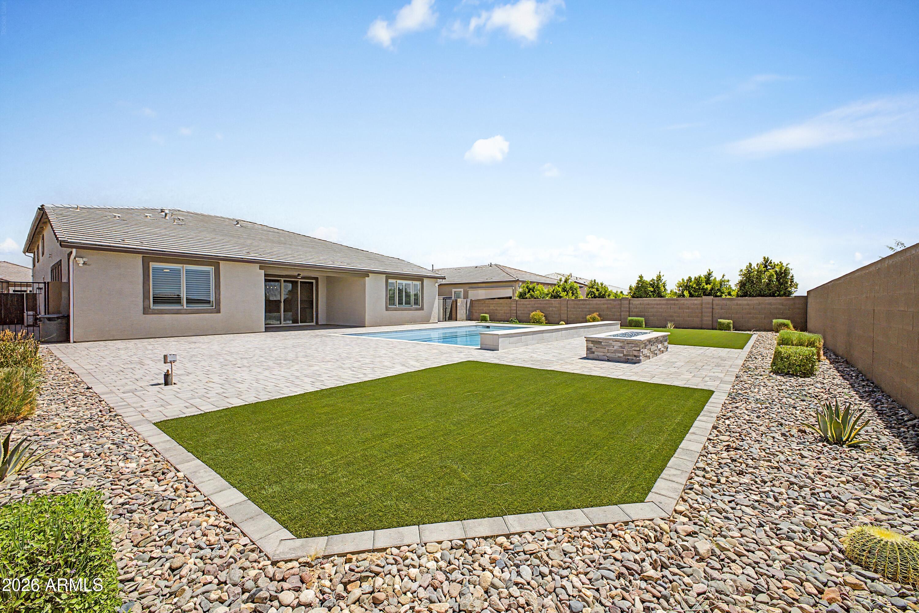 Falcon Ridge - Residential