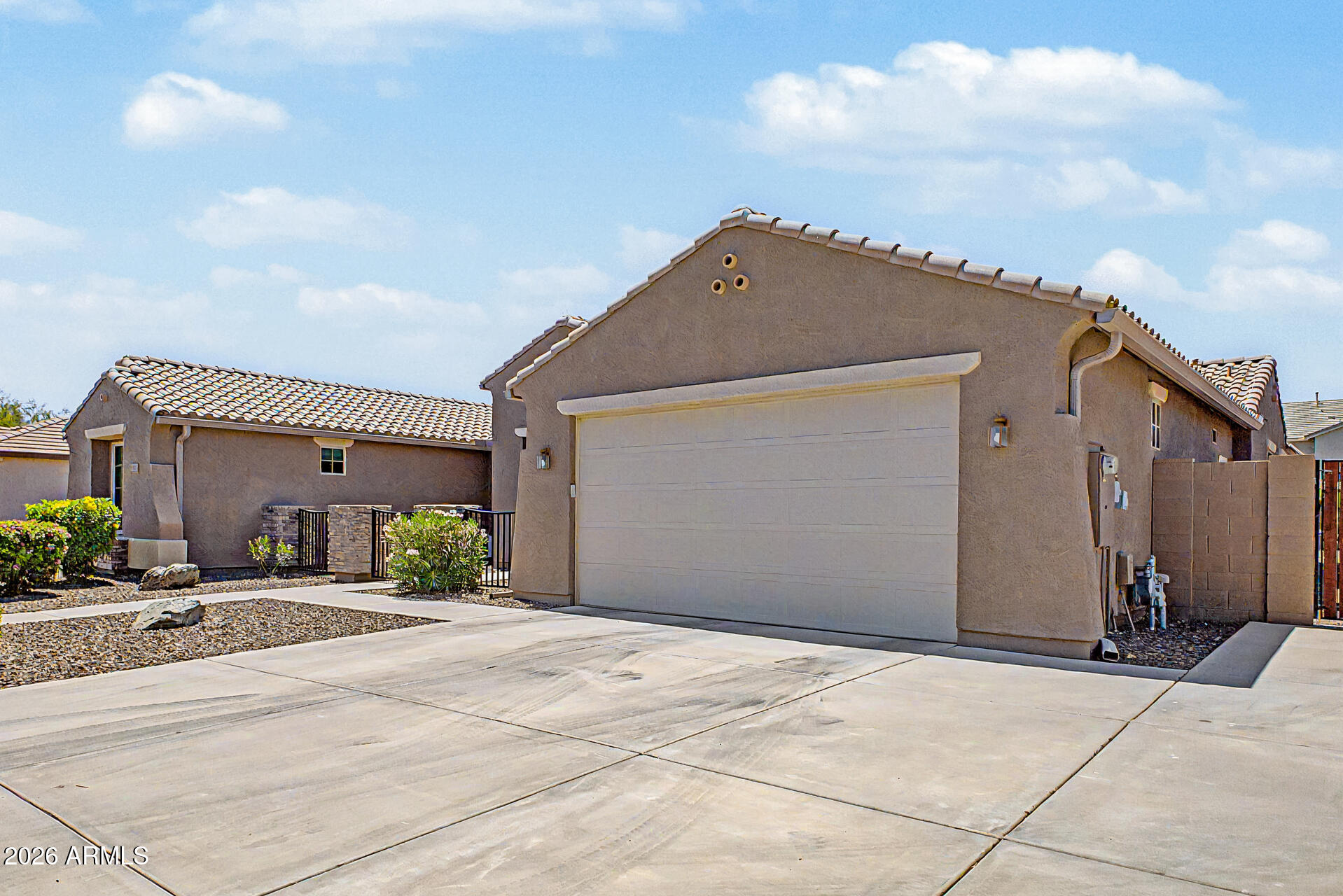 LUCIA AT QUEEN CREEK - Residential