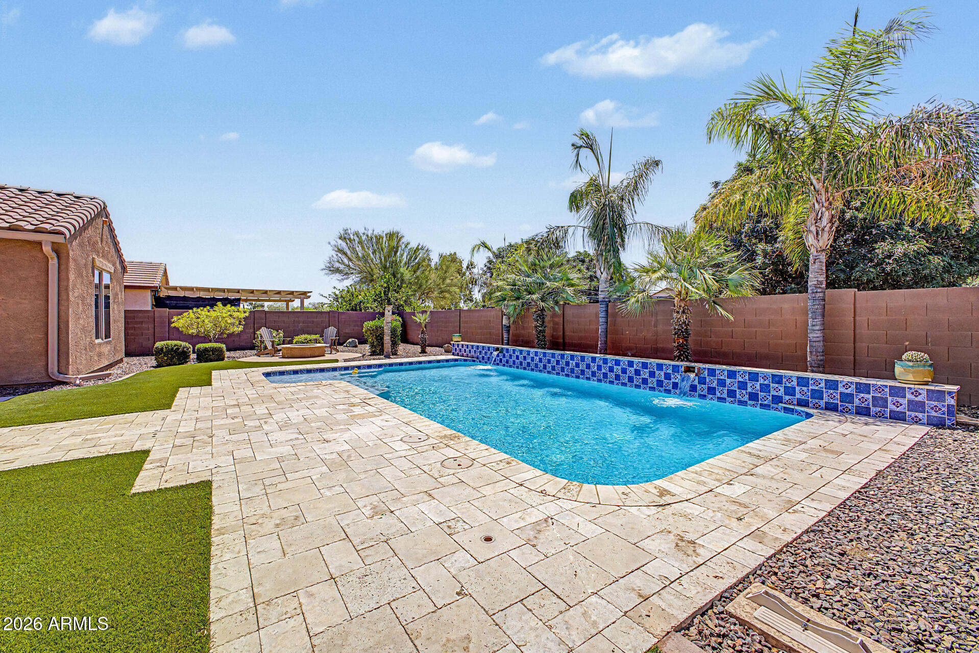 LUCIA AT QUEEN CREEK - Residential