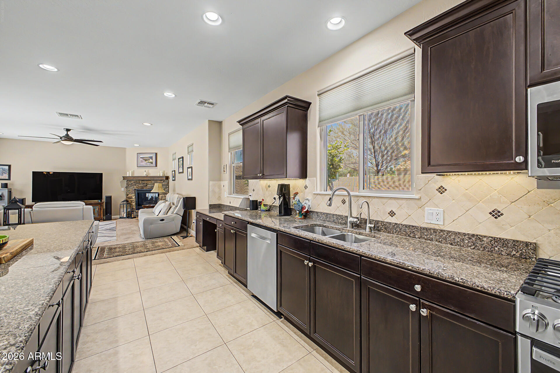 LUCIA AT QUEEN CREEK - Residential