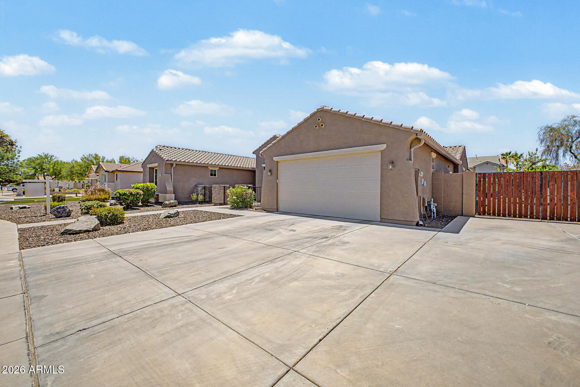 LUCIA AT QUEEN CREEK - Residential