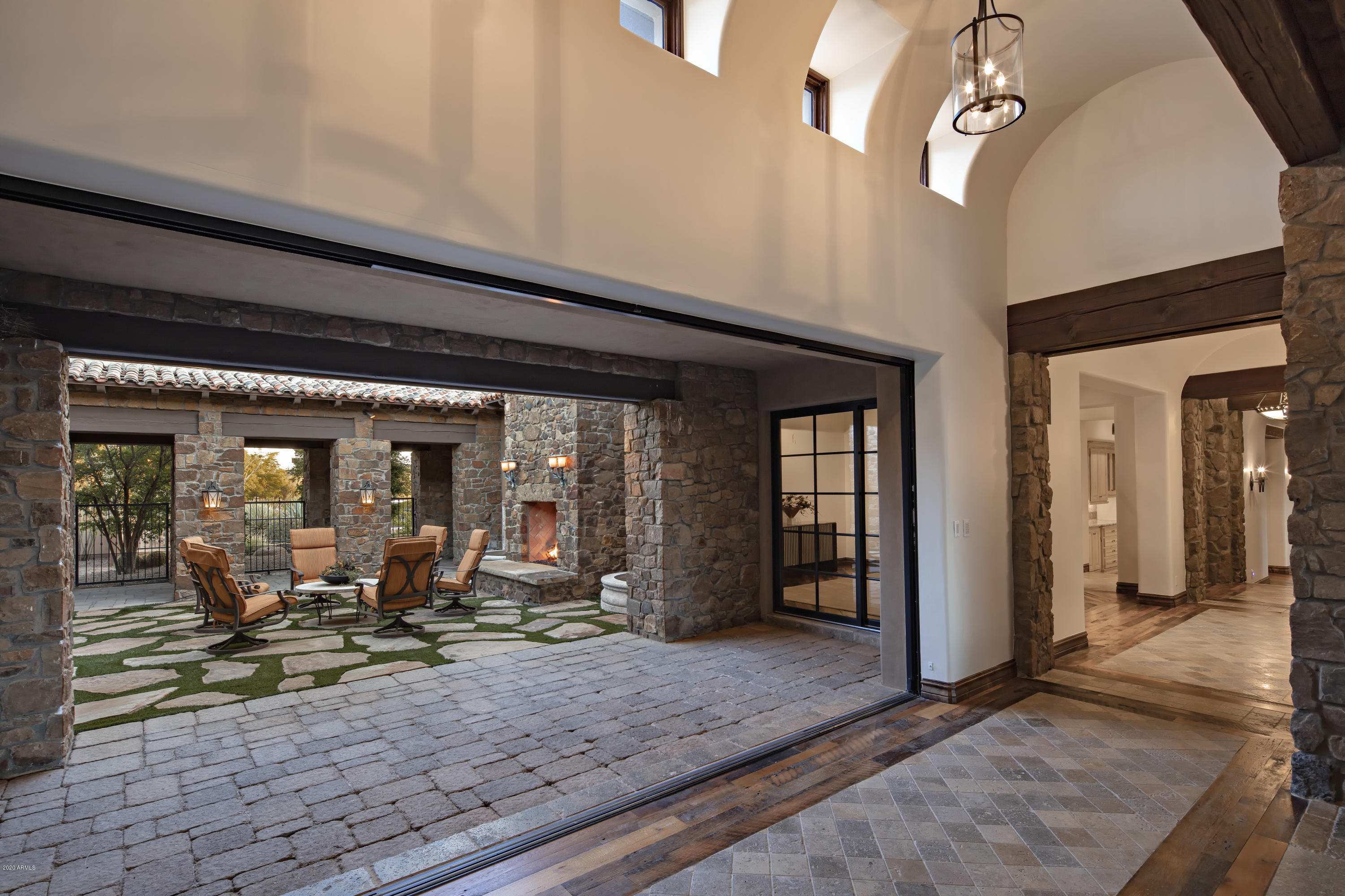 ESTANCIA - Residential