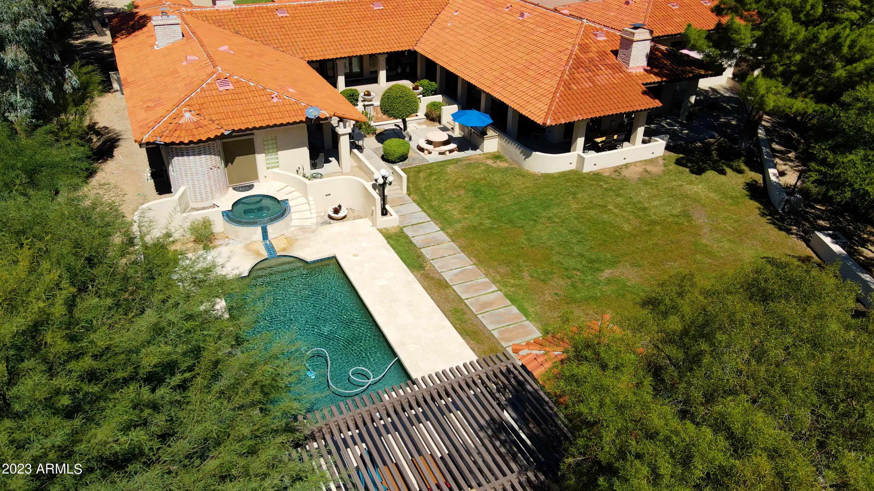 Vista Los Arcos - Residential