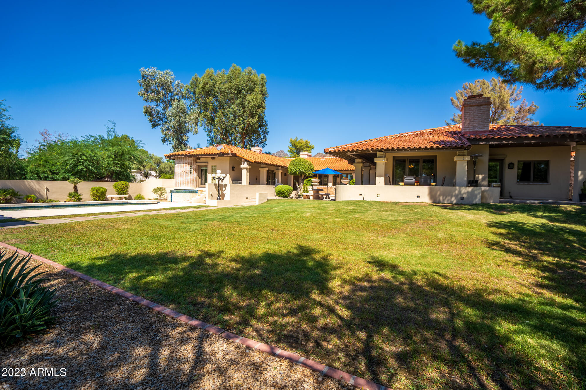 Vista Los Arcos - Residential