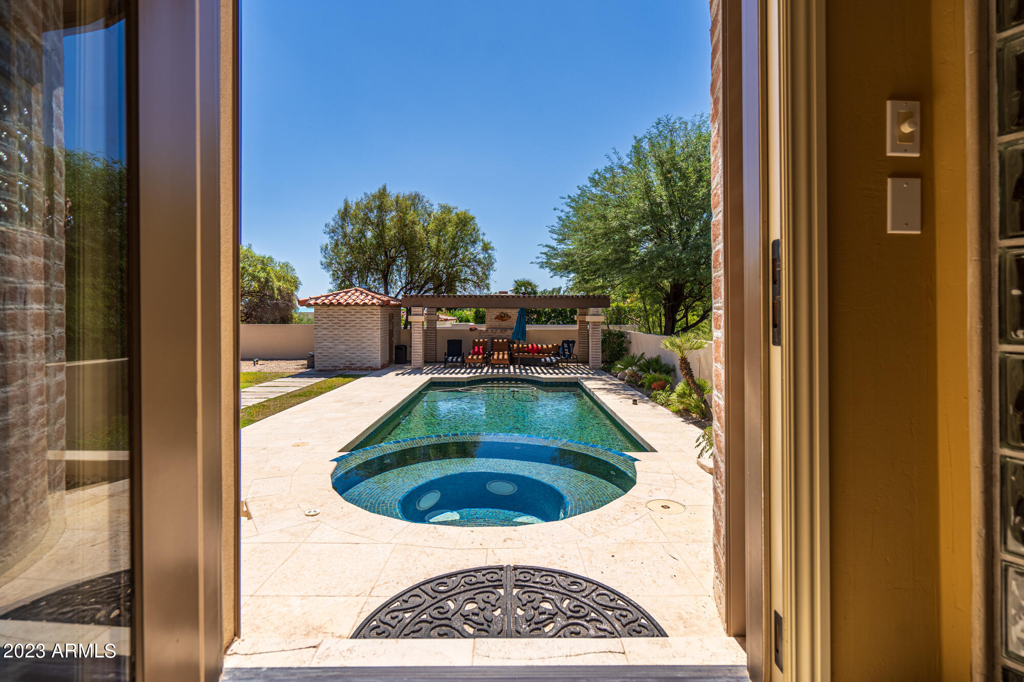 Vista Los Arcos - Residential