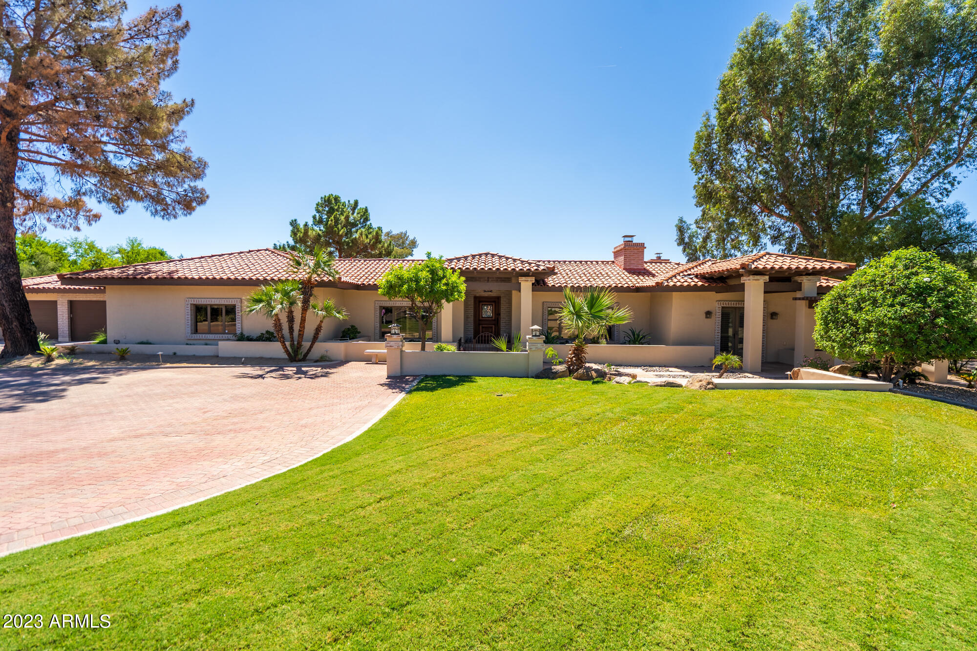 Vista Los Arcos - Residential