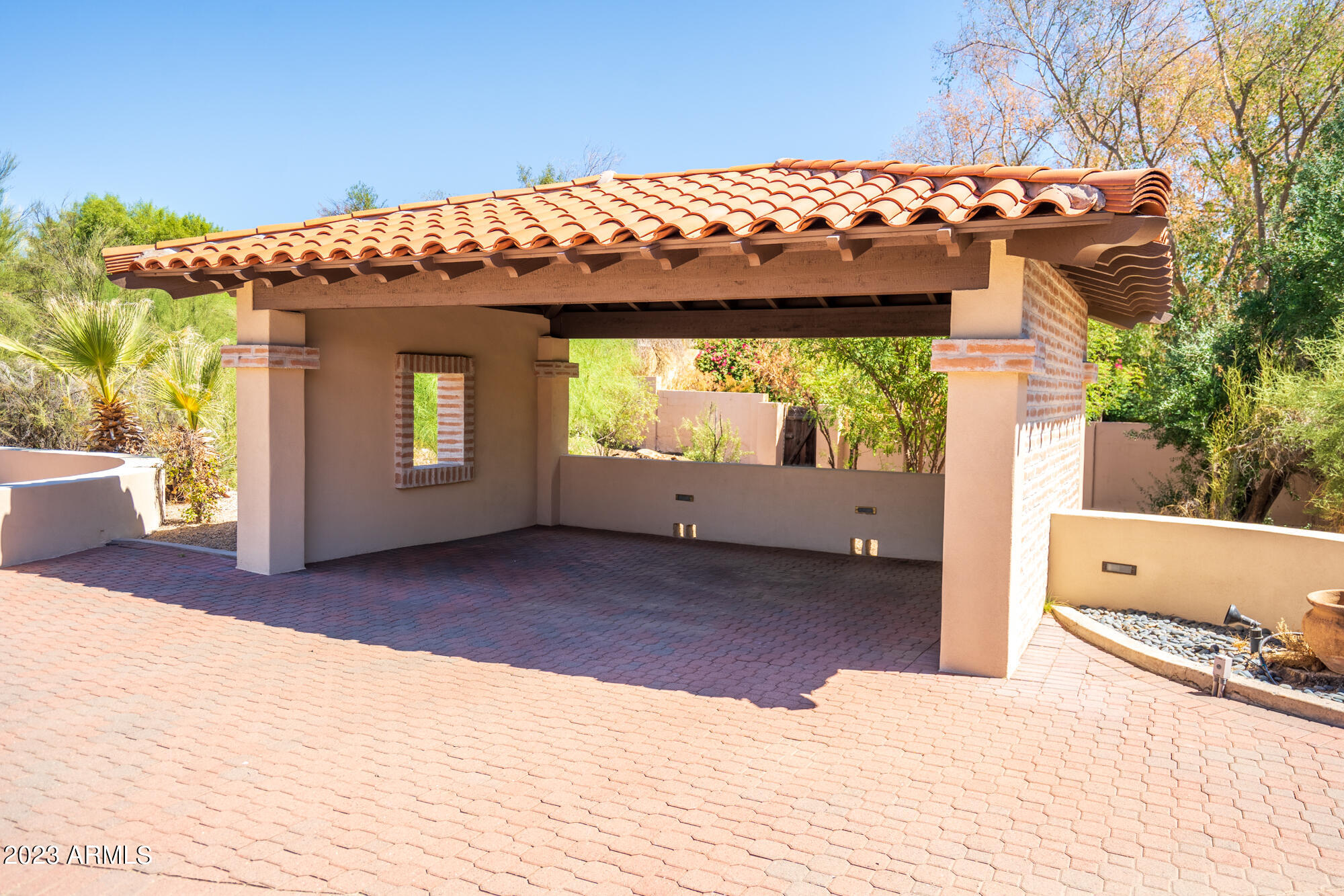 Vista Los Arcos - Residential