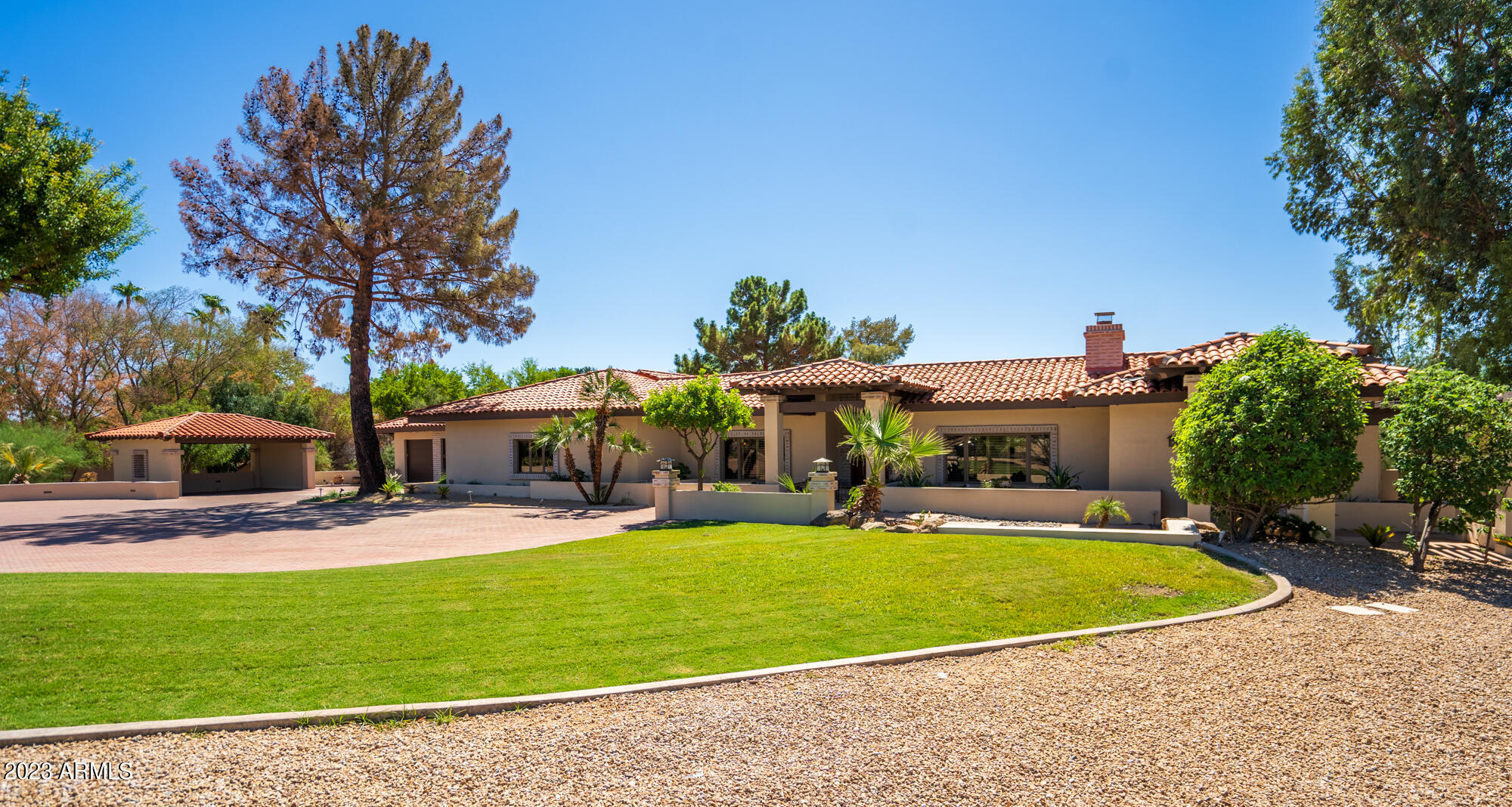 Vista Los Arcos - Residential