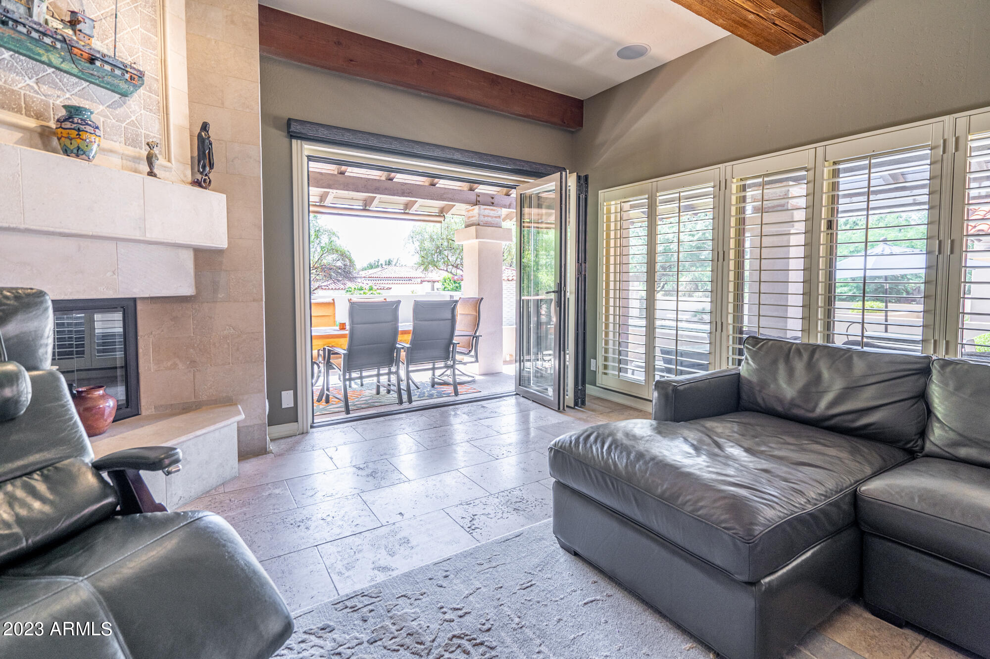 Vista Los Arcos - Residential