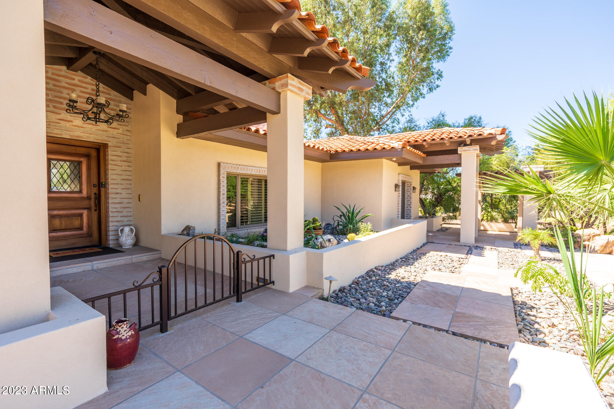 Vista Los Arcos - Residential