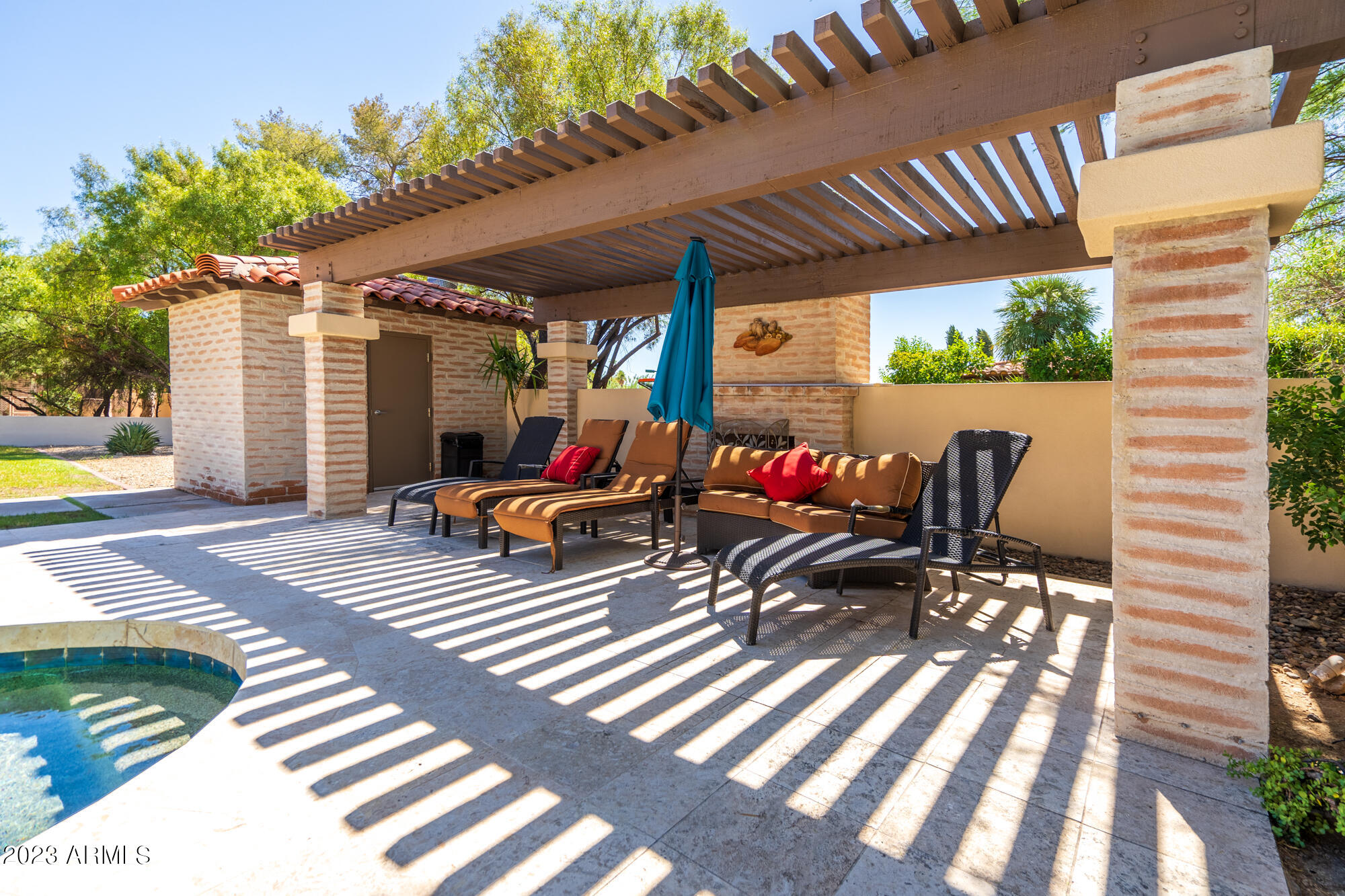 Vista Los Arcos - Residential
