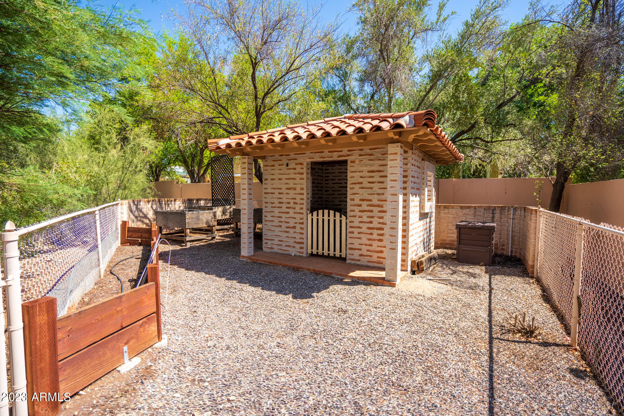 Vista Los Arcos - Residential