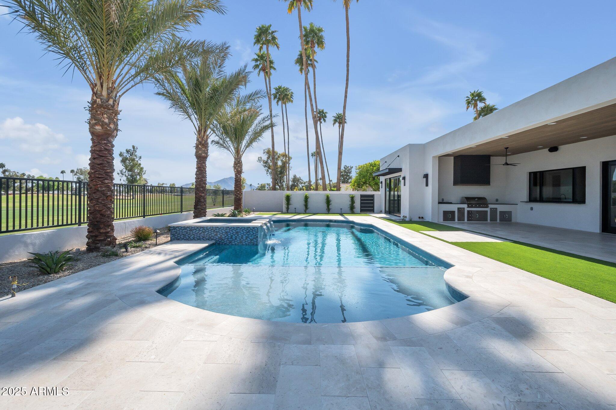 PALO VIENTO 2 - Residential