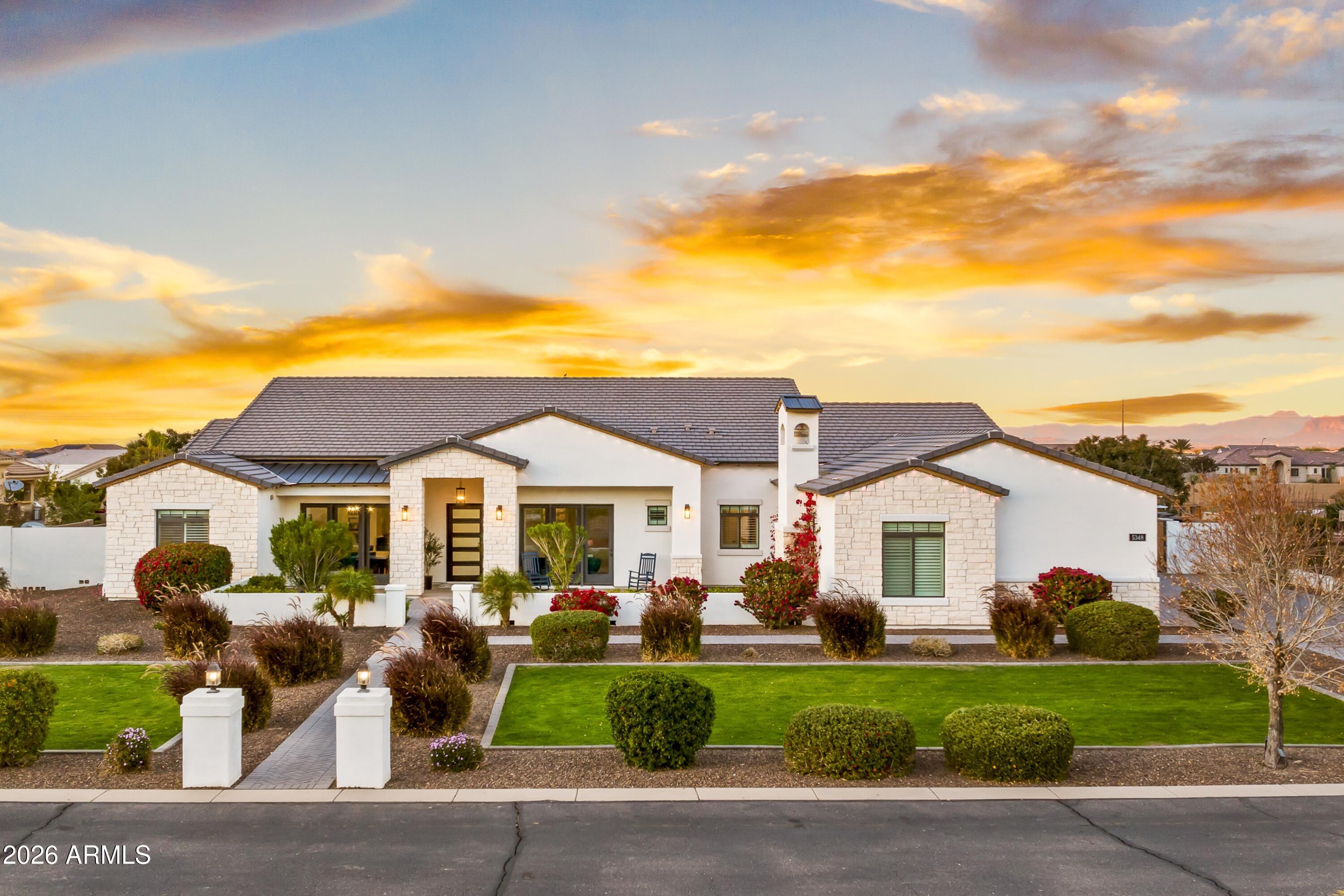 ENCANTO REAL - Residential