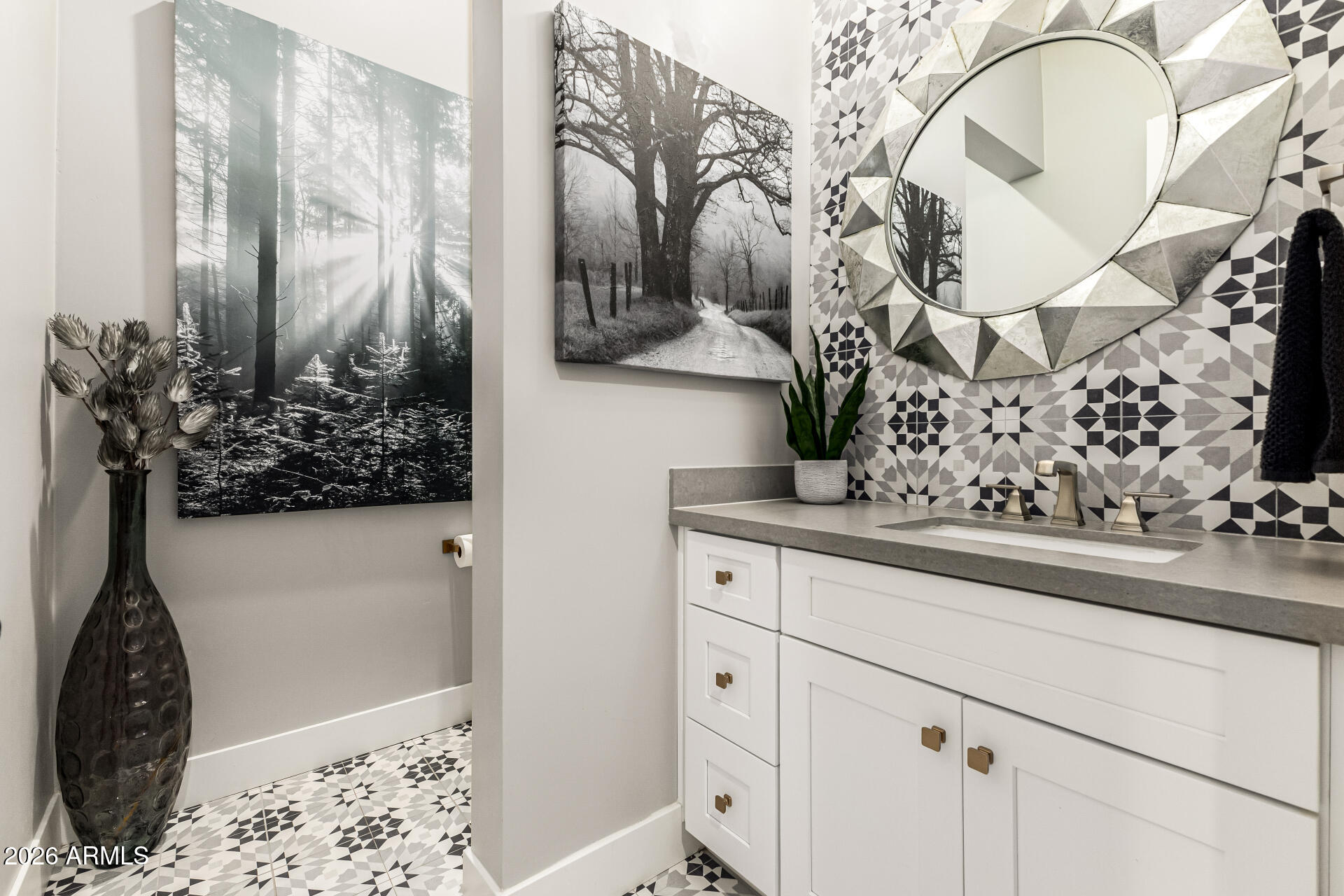 ENCANTO REAL - Residential