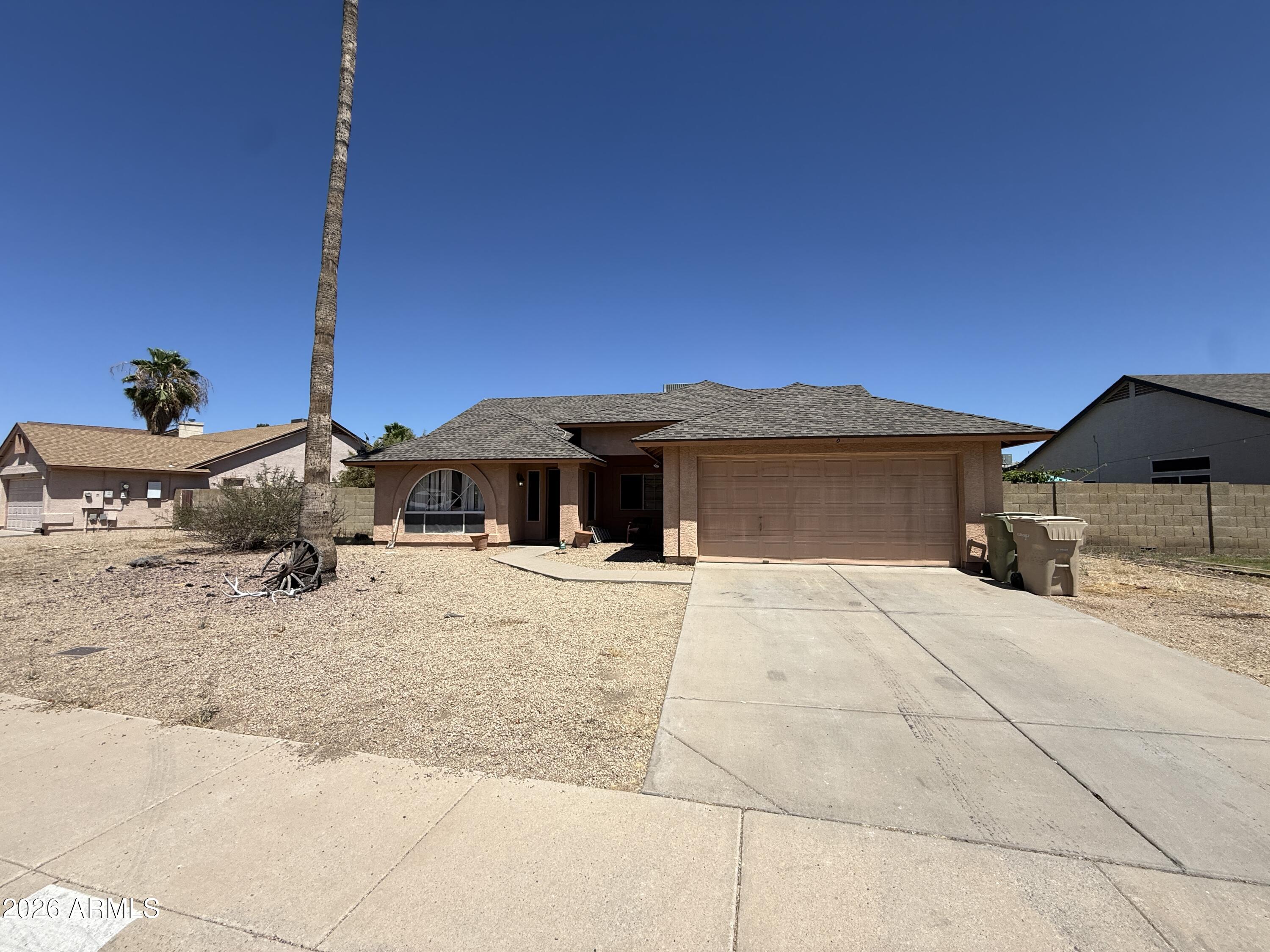 Investor Special Great Location! Vaulted ceilings, NO HOA