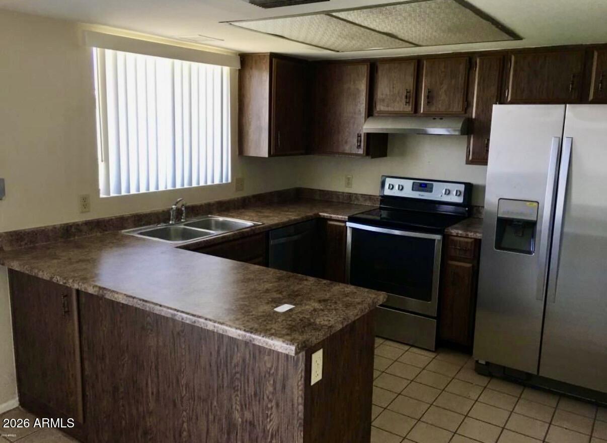 ESTRID ESTATES - Residential Lease