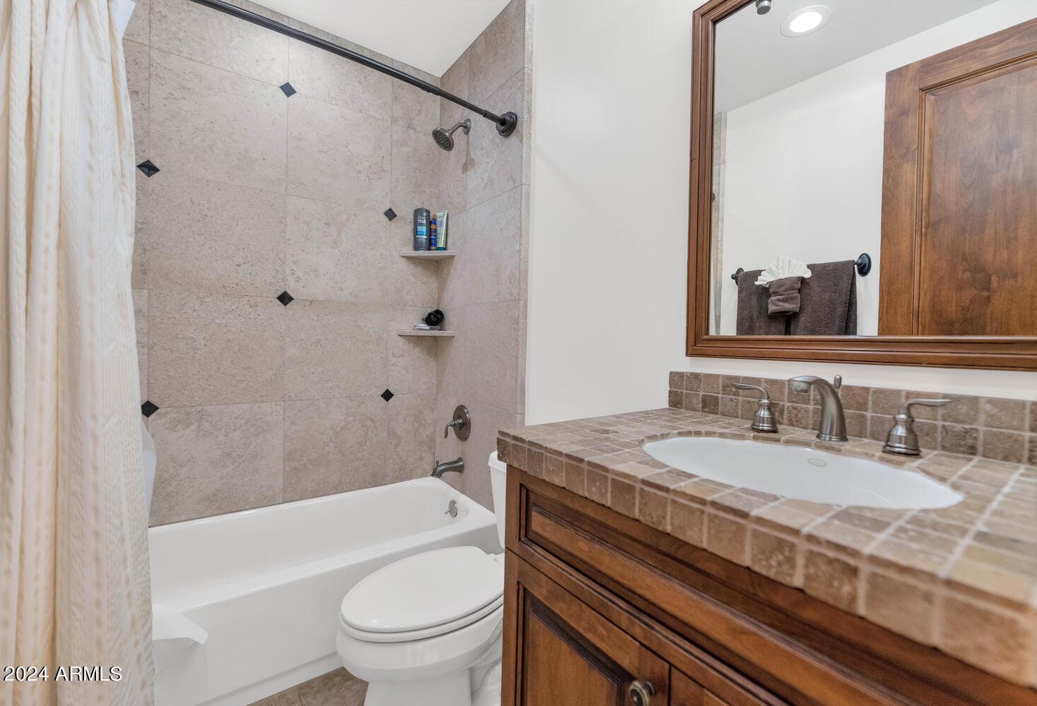 COLLINS GROVE - Residential Lease