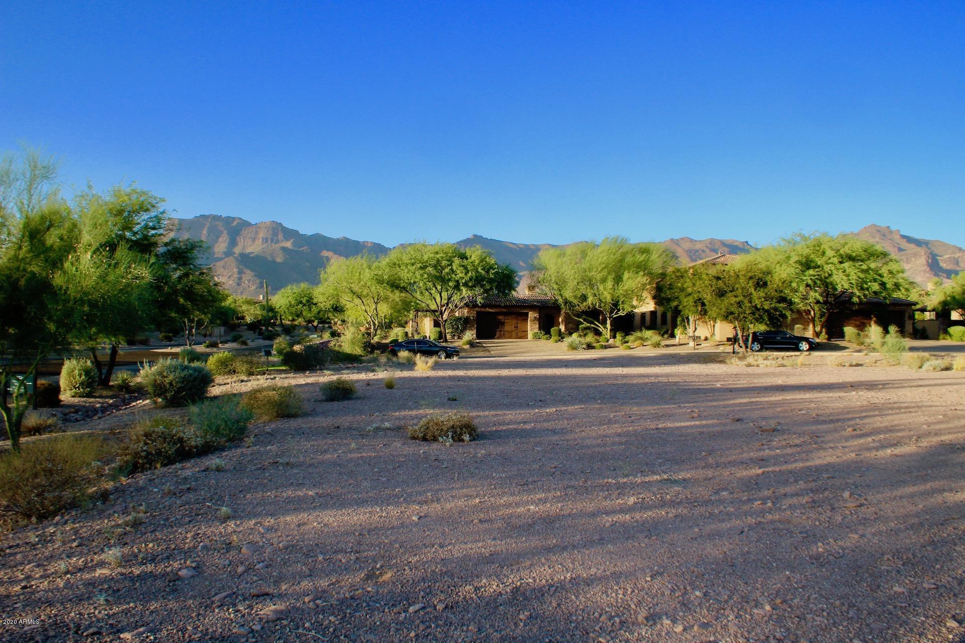 SUPERSTITION MOUNTAIN - Residential