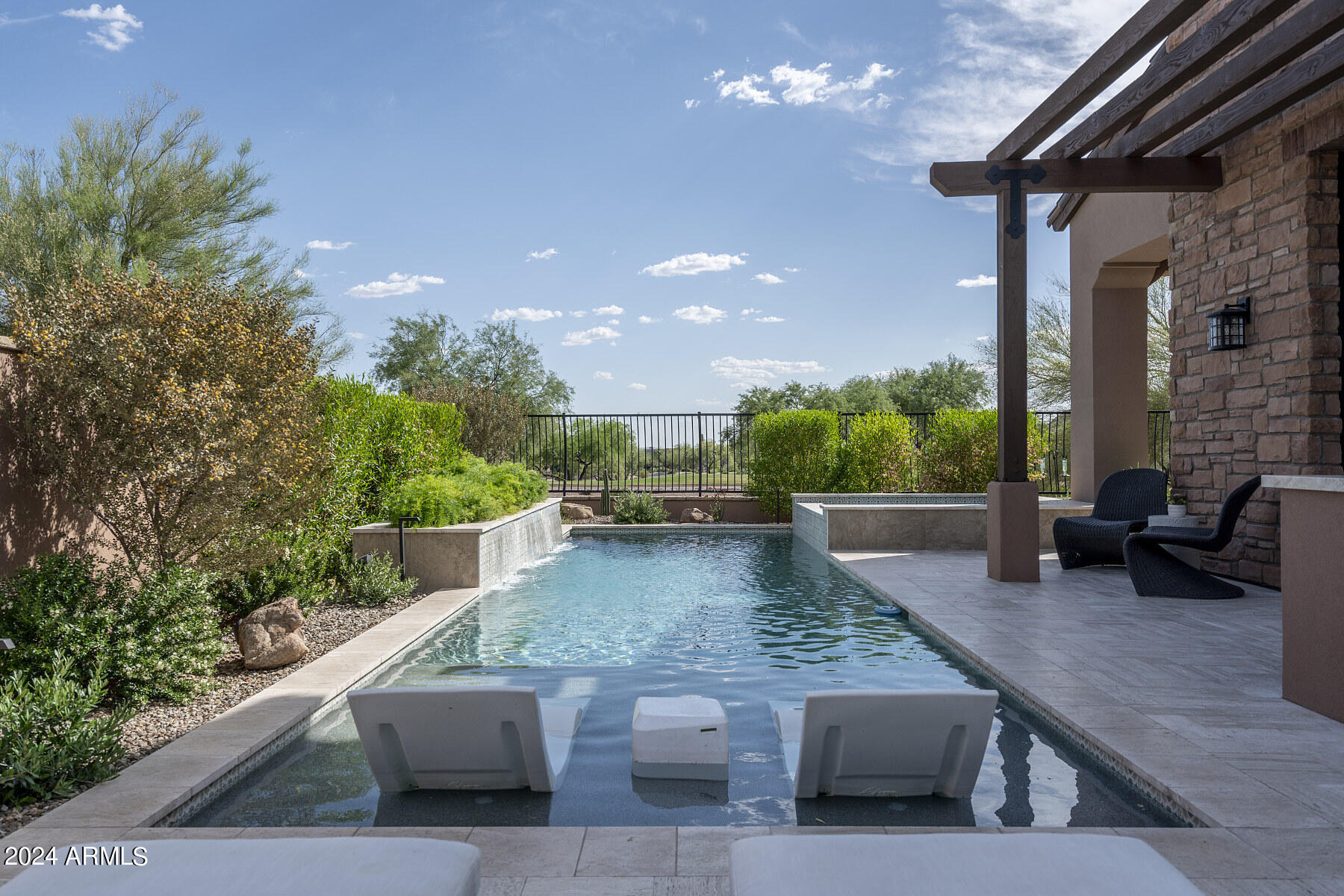 SUPERSTITION MOUNTAIN - Residential
