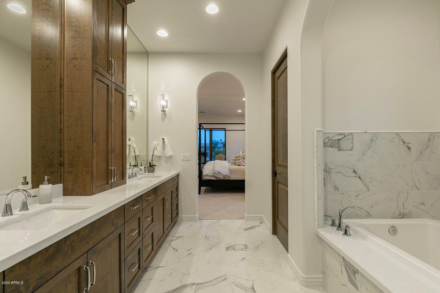 SUPERSTITION MOUNTAIN - Residential