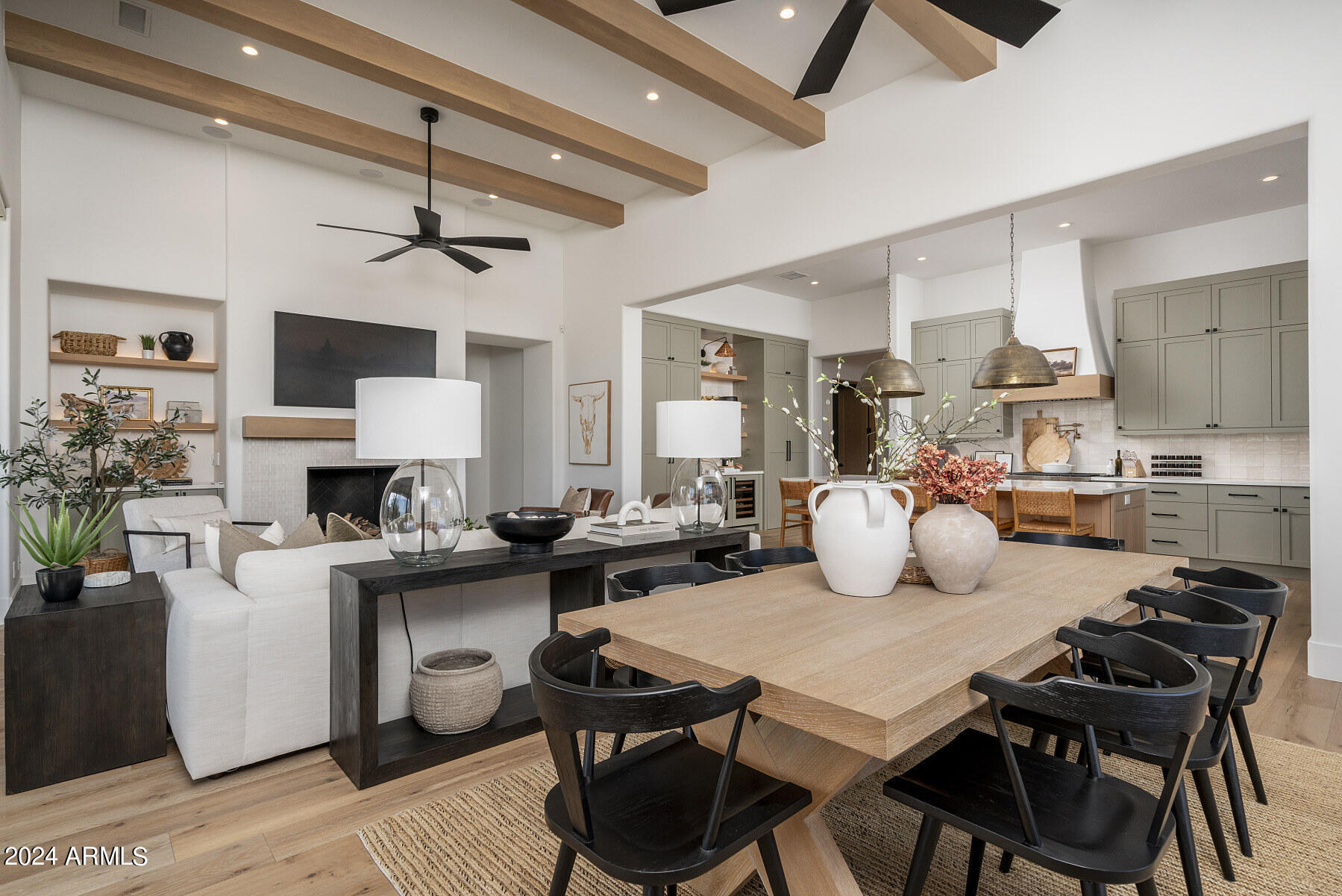 SUPERSTITION MOUNTAIN - Residential