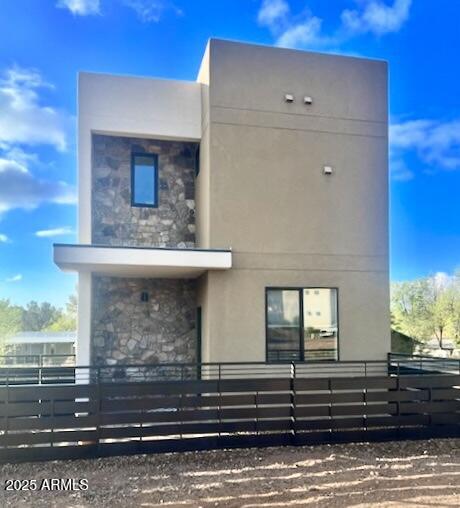 Wee Hollow - Residential