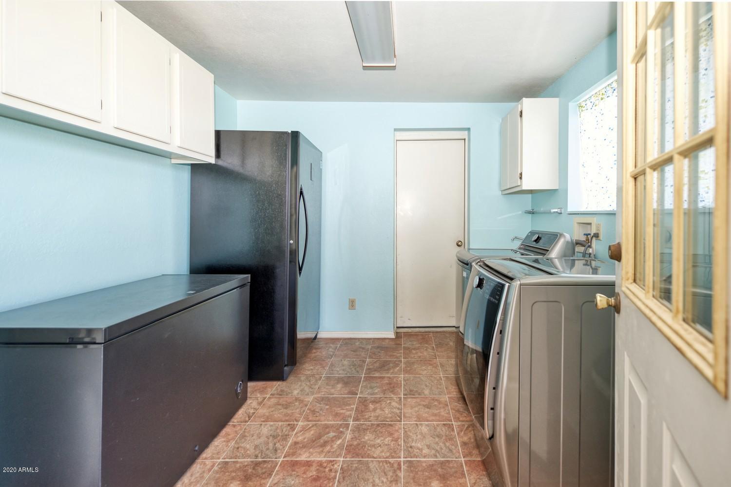 TOWN & COUNTRY ESTATES UNIT 6 - Residential