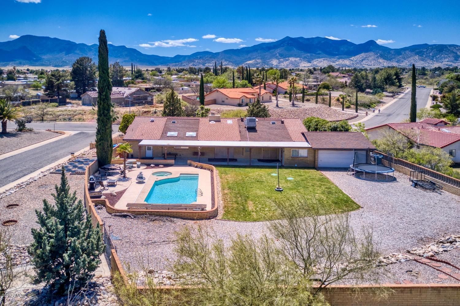 TOWN & COUNTRY ESTATES UNIT 6 - Residential