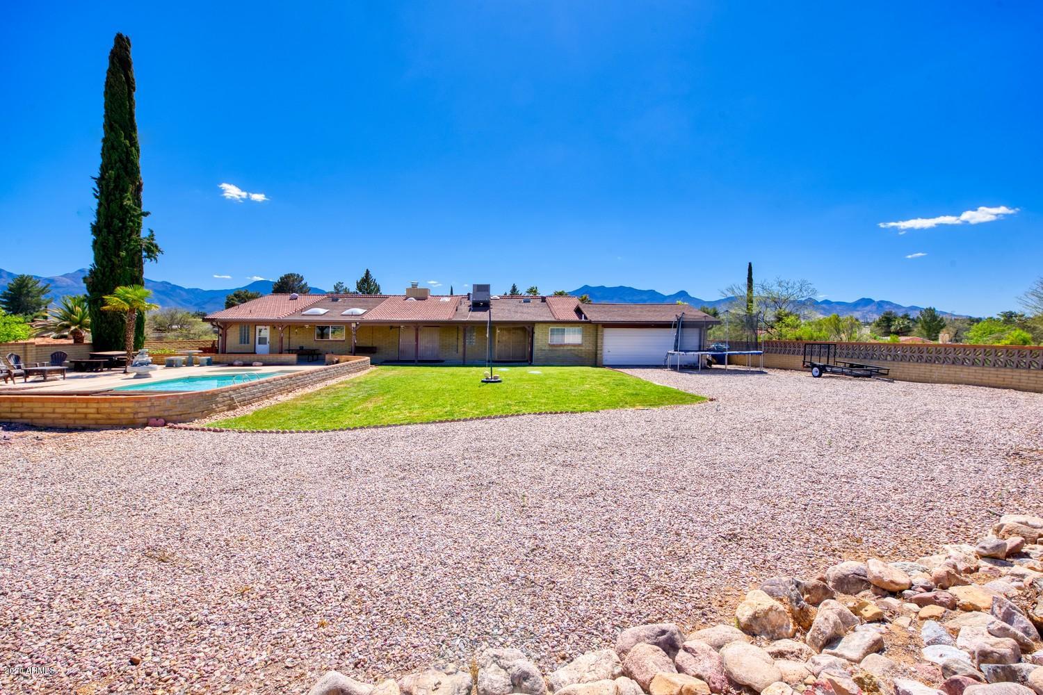 TOWN & COUNTRY ESTATES UNIT 6 - Residential
