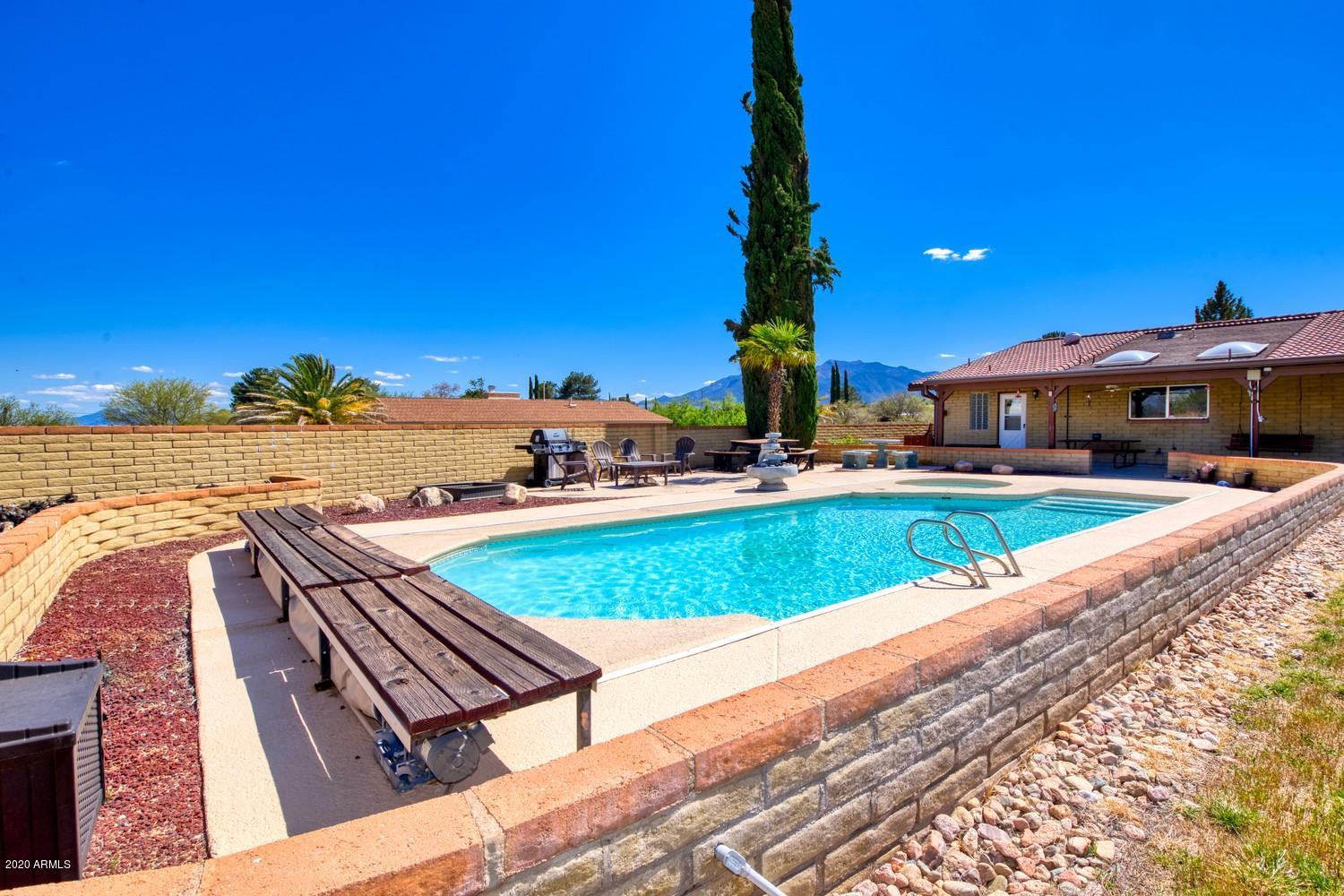 TOWN & COUNTRY ESTATES UNIT 6 - Residential