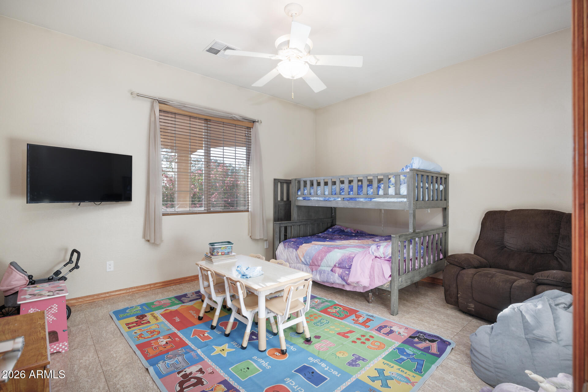 MOUNTAIN VIEW ESTATES UNIT NO 1 - Residential