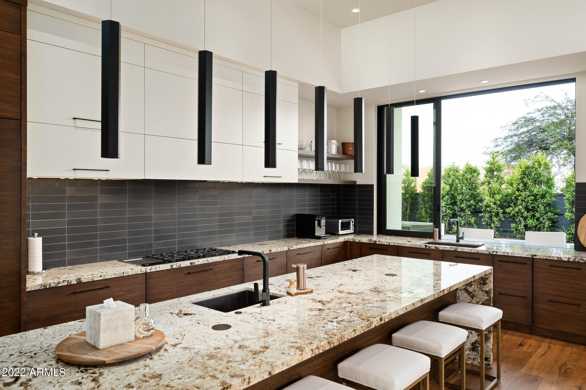 RITZ-CARLTON - Residential