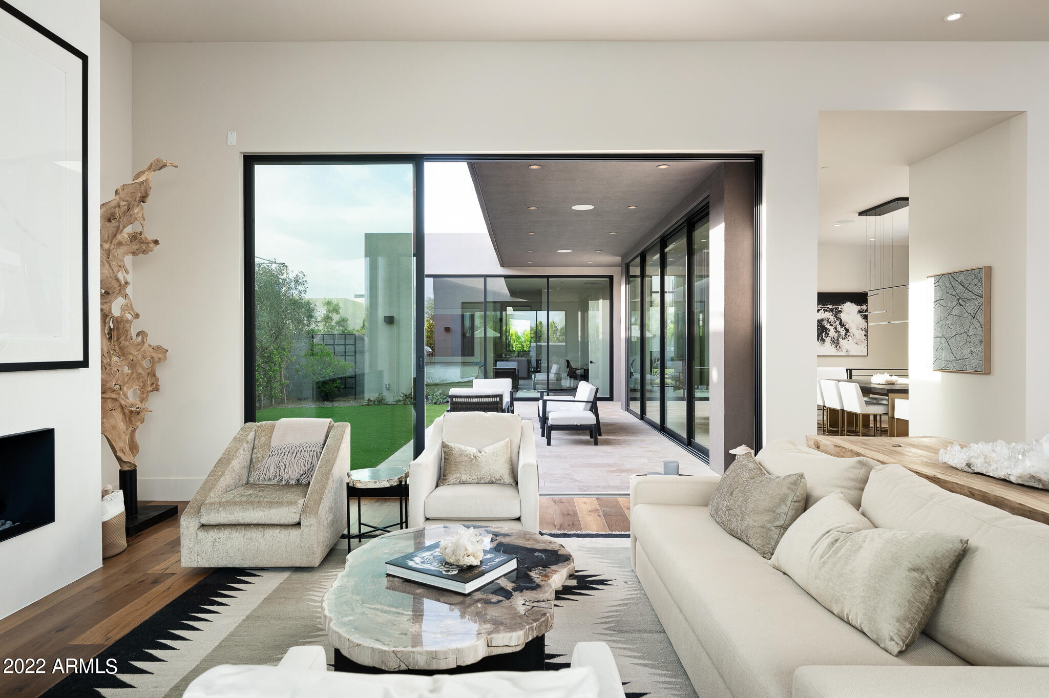 RITZ-CARLTON - Residential