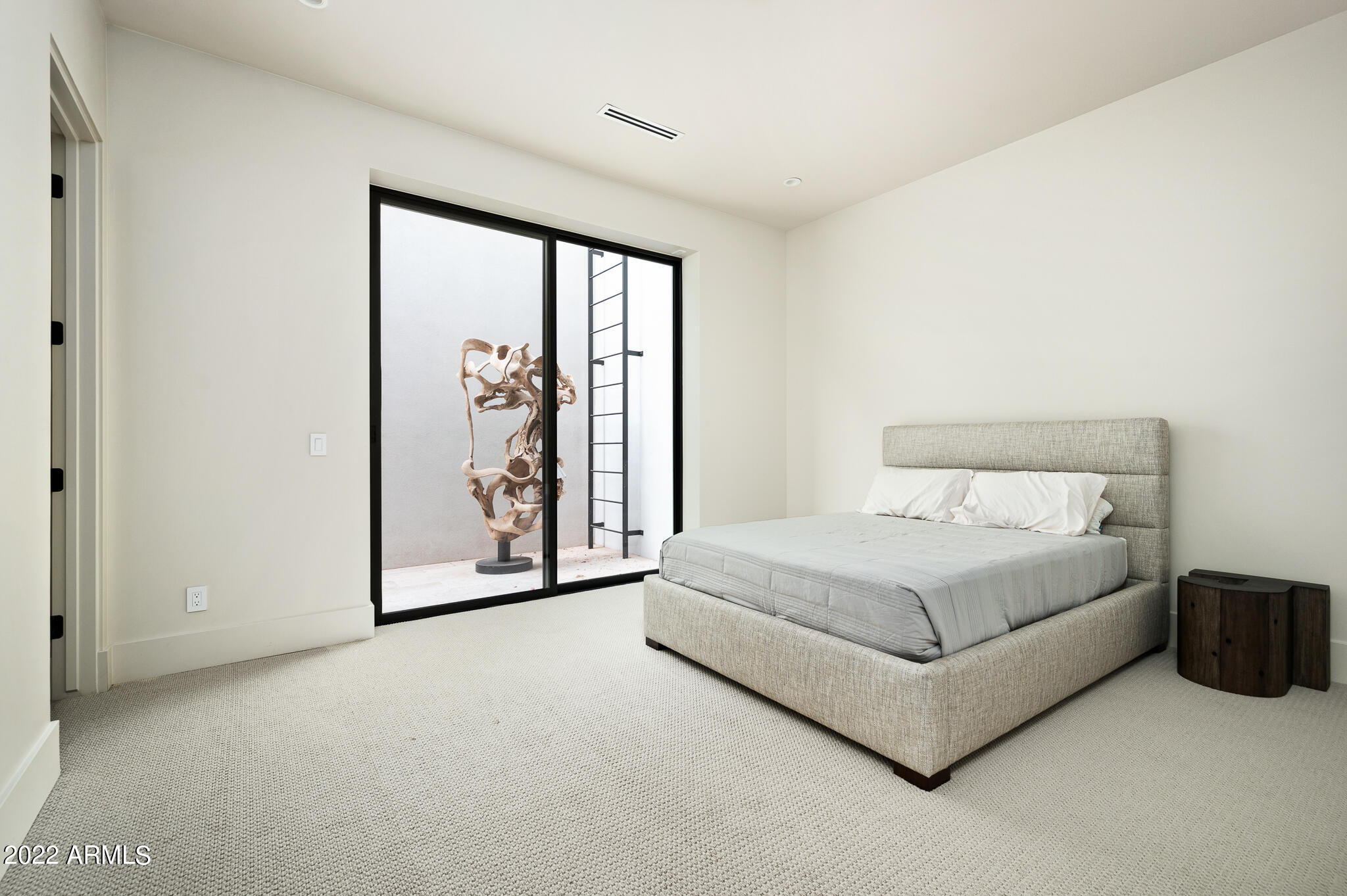 RITZ-CARLTON - Residential