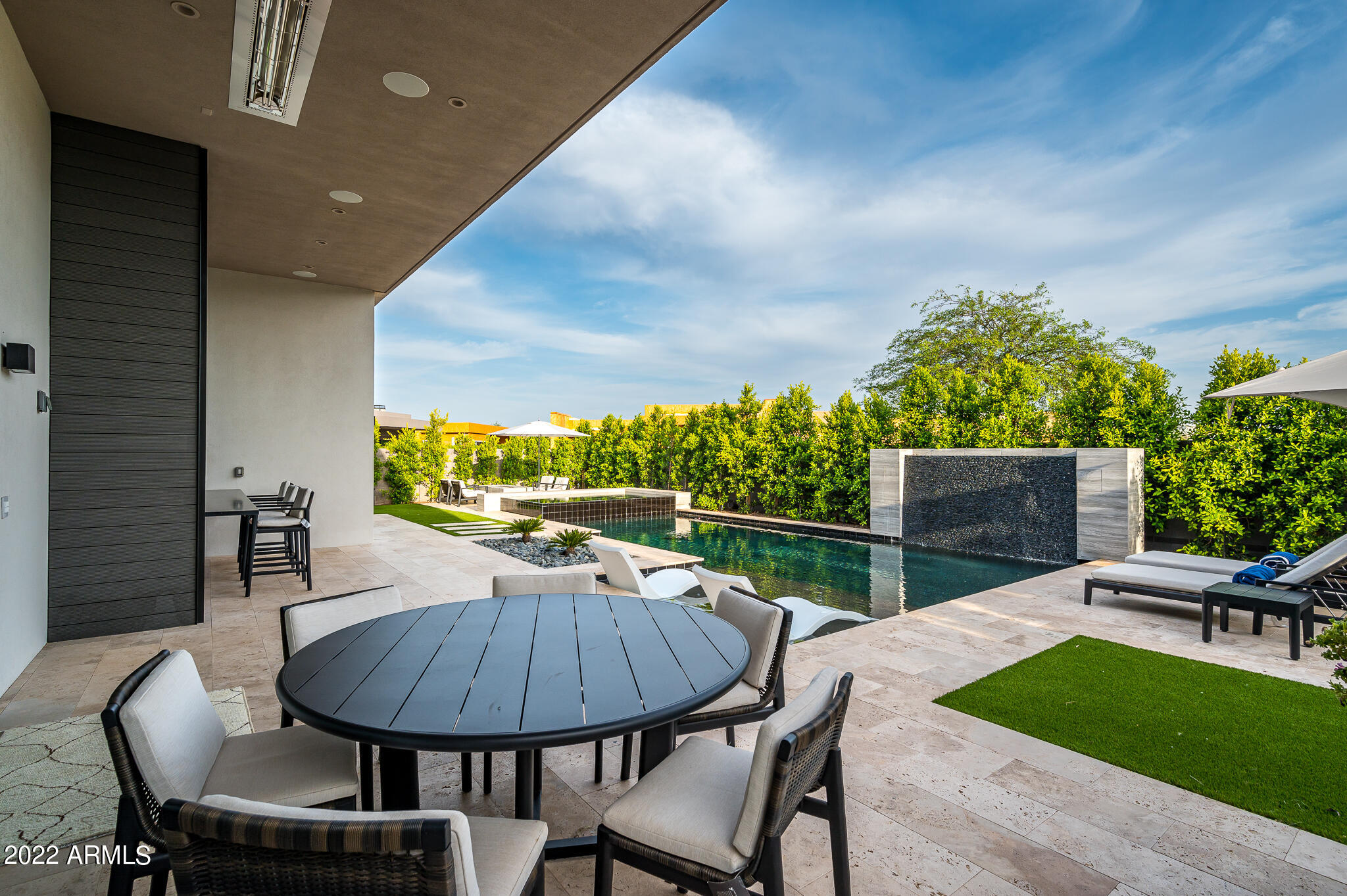 RITZ-CARLTON - Residential