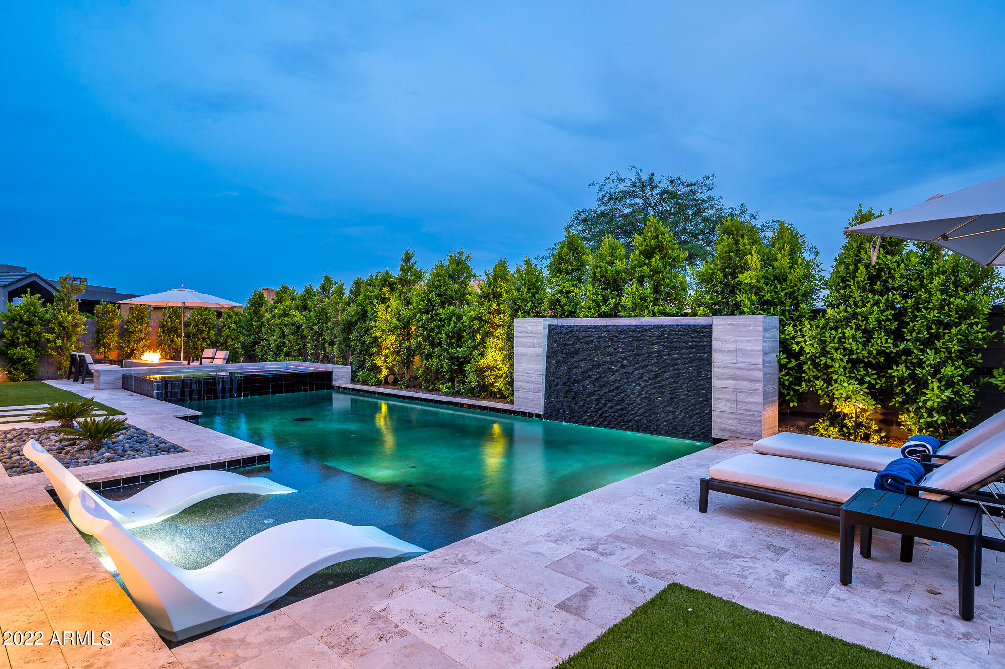 RITZ-CARLTON - Residential