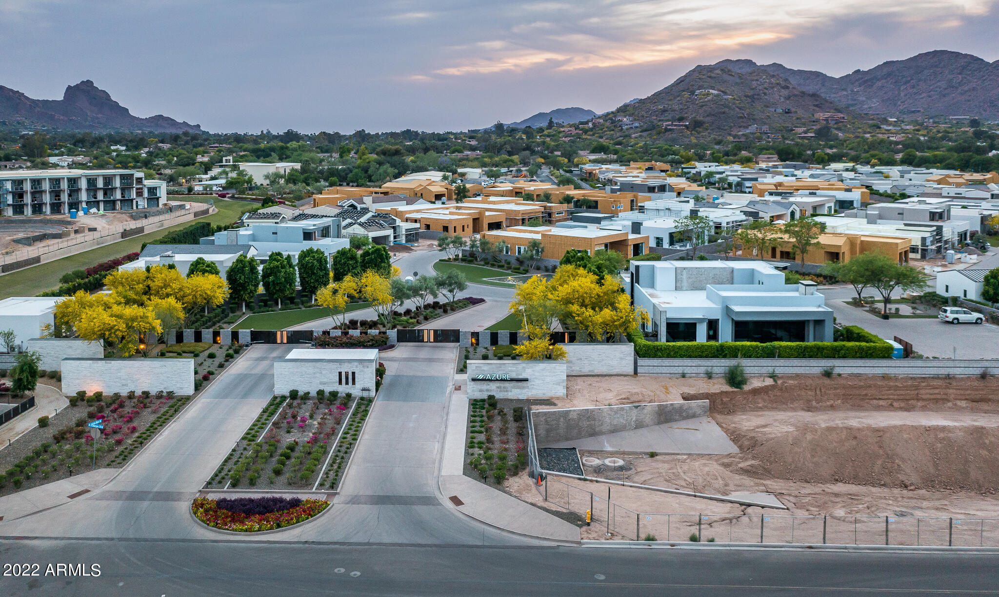 RITZ-CARLTON - Residential