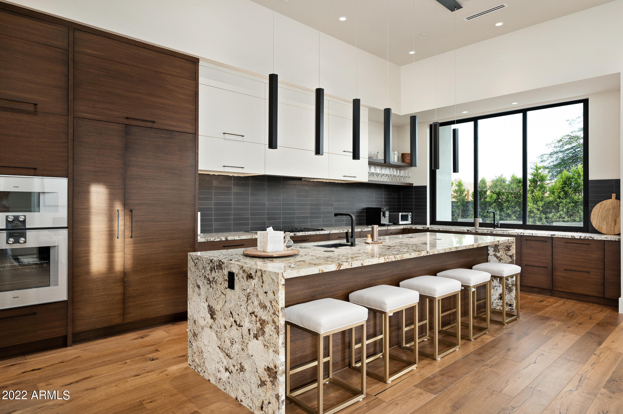 RITZ-CARLTON - Residential