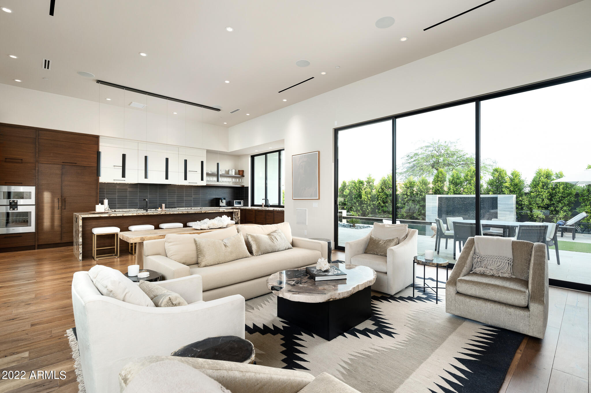 RITZ-CARLTON - Residential