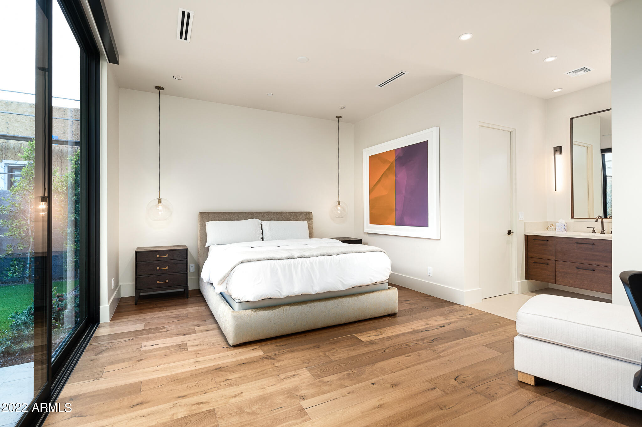 RITZ-CARLTON - Residential